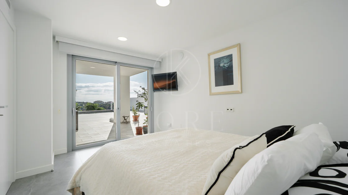 Exclusive Villa in Nueva Andalucía with Panoramic Views
