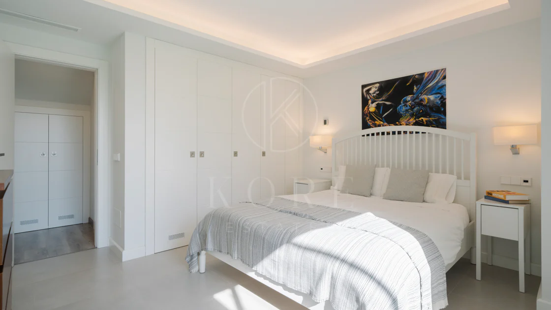 Exclusive Villa in Nueva Andalucía with Panoramic Views