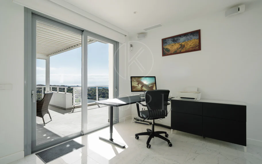 Exclusiva villa en Nueva Andalucía con vistas panorámicas