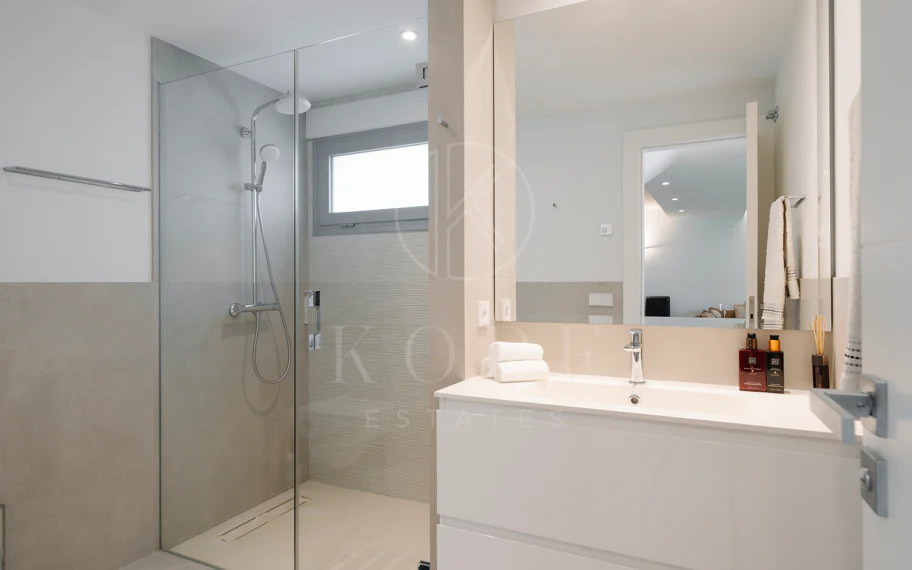 Exclusiva villa en Nueva Andalucía con vistas panorámicas