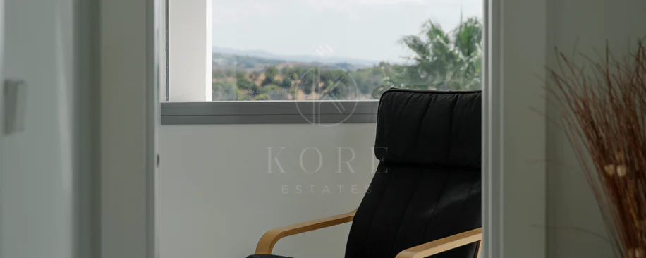 Exclusive Villa in Nueva Andalucía with Panoramic Views