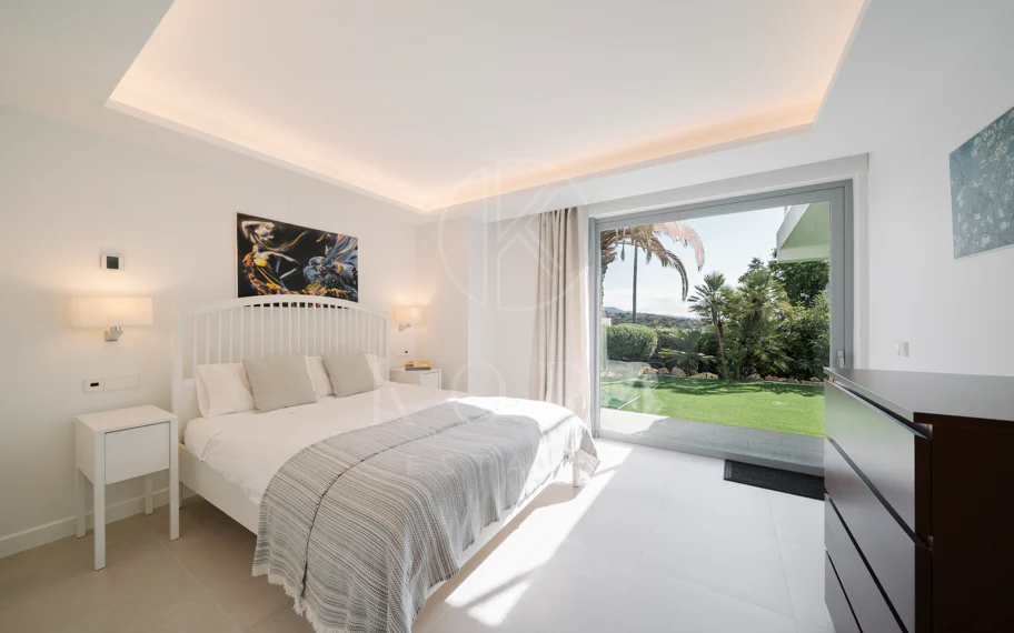 Exclusiva villa en Nueva Andalucía con vistas panorámicas