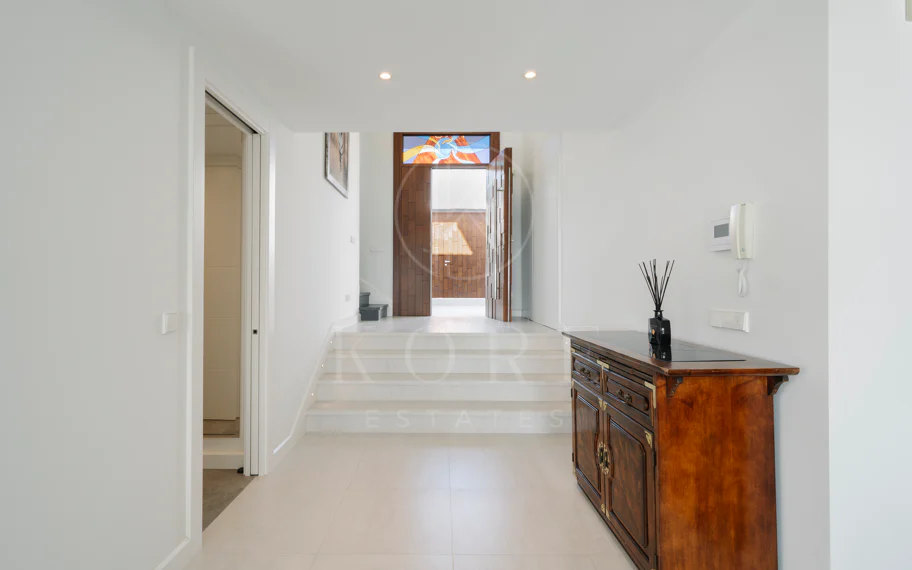 Exclusiva villa en Nueva Andalucía con vistas panorámicas