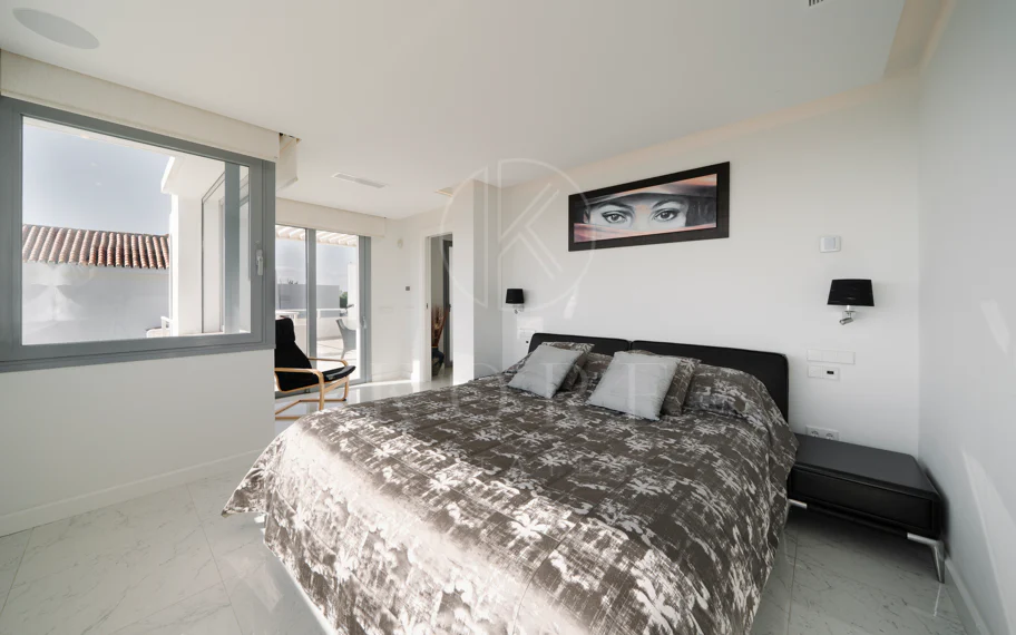 Exclusiva villa en Nueva Andalucía con vistas panorámicas