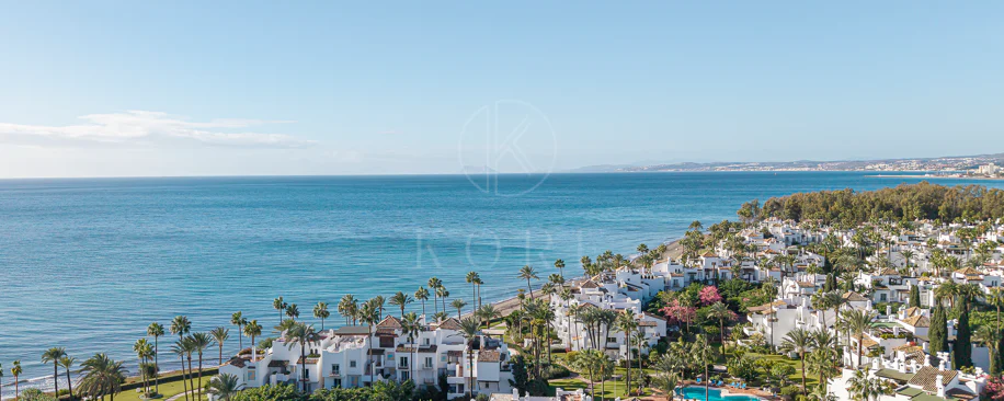 Primera Línea de Playa, Apartamento Renovado Estepona