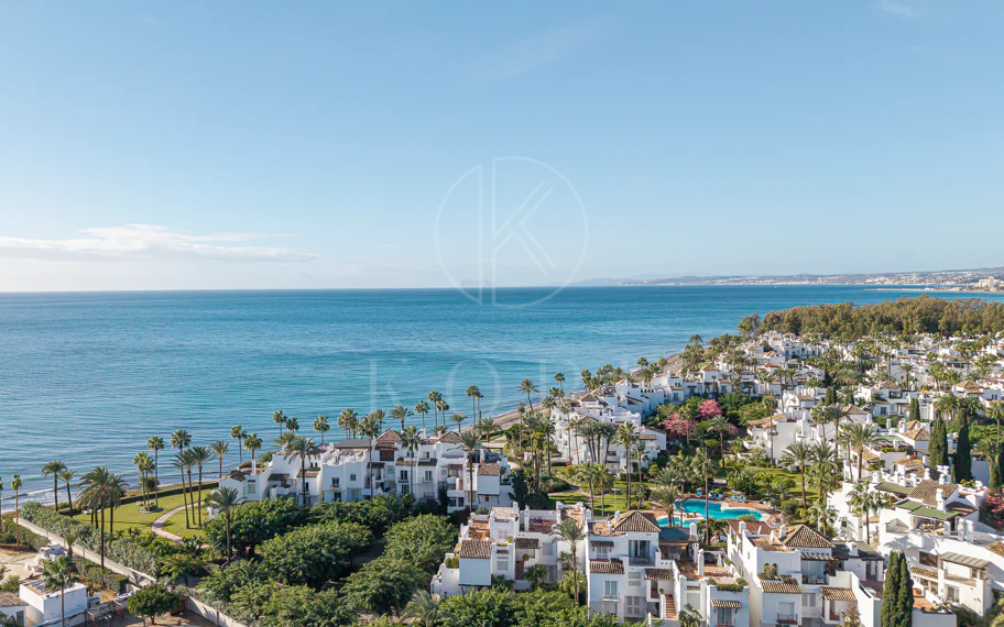 Primera Línea de Playa, Apartamento Renovado Estepona