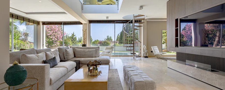 Villa en venta en El Rosario, Marbella Este