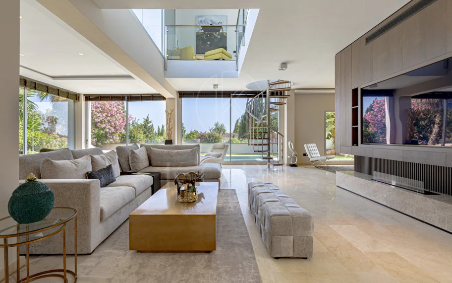 Villa en venta en El Rosario, Marbella Este