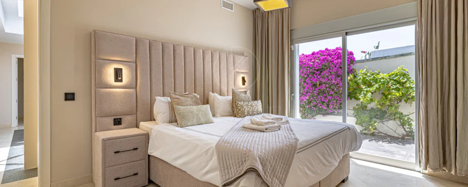 Villa en venta en El Rosario, Marbella Este