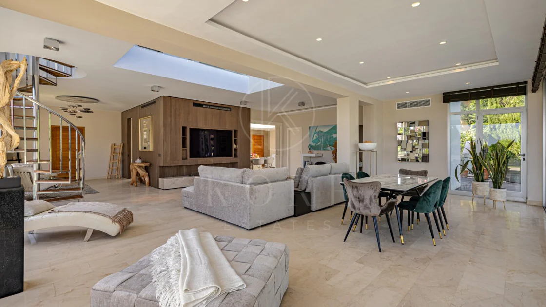 Villa en venta en El Rosario, Marbella Este