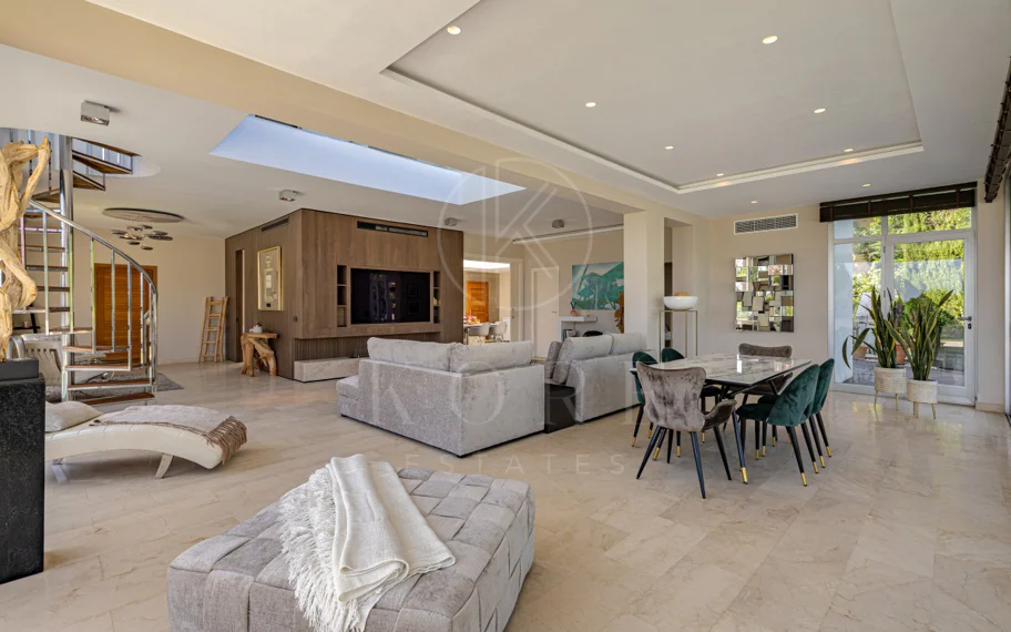 Villa en venta en El Rosario, Marbella Este