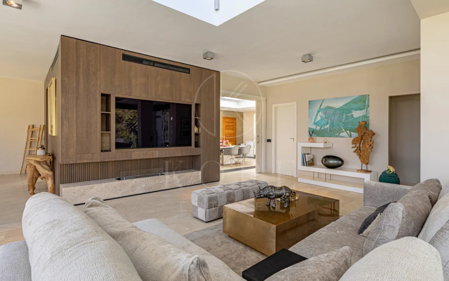 Villa en venta en El Rosario, Marbella Este