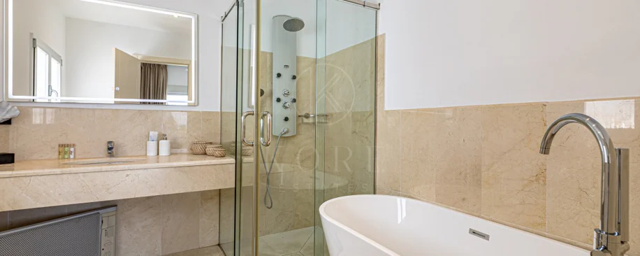 Villa en venta en El Rosario, Marbella Este