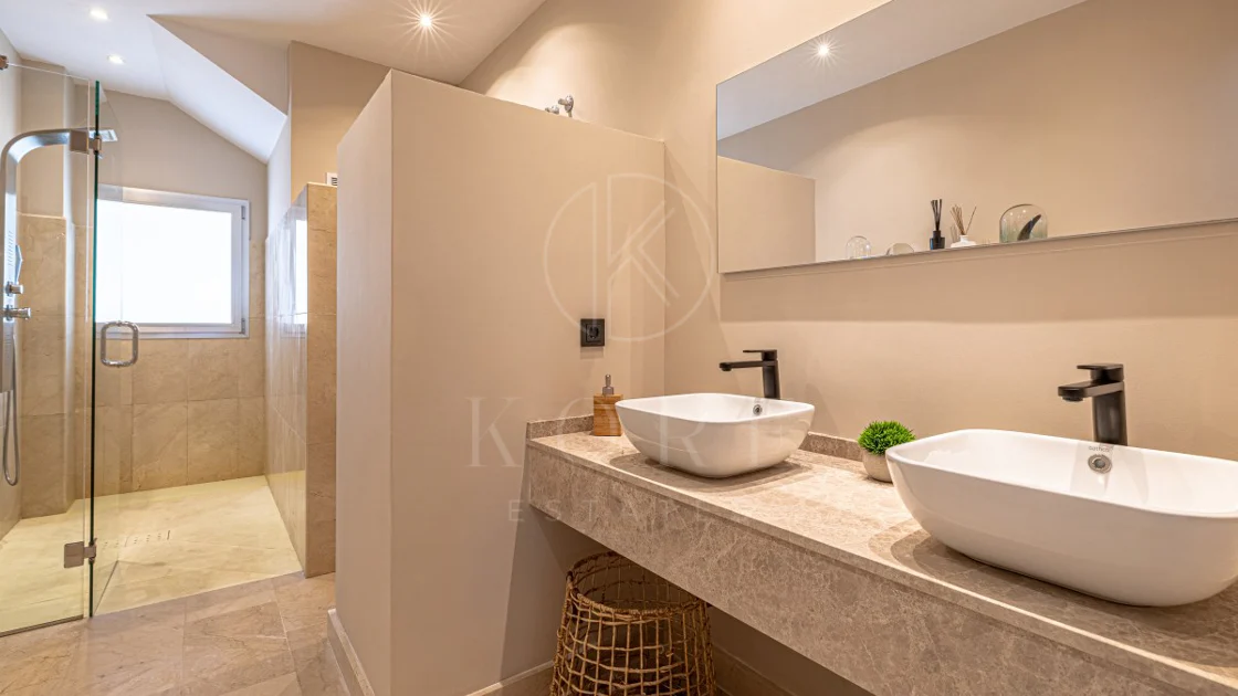 Villa en venta en El Rosario, Marbella Este