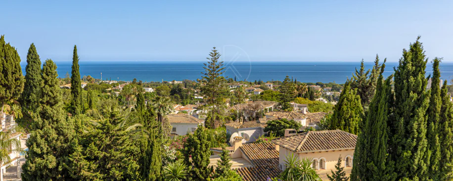 Villa en venta en El Rosario, Marbella Este