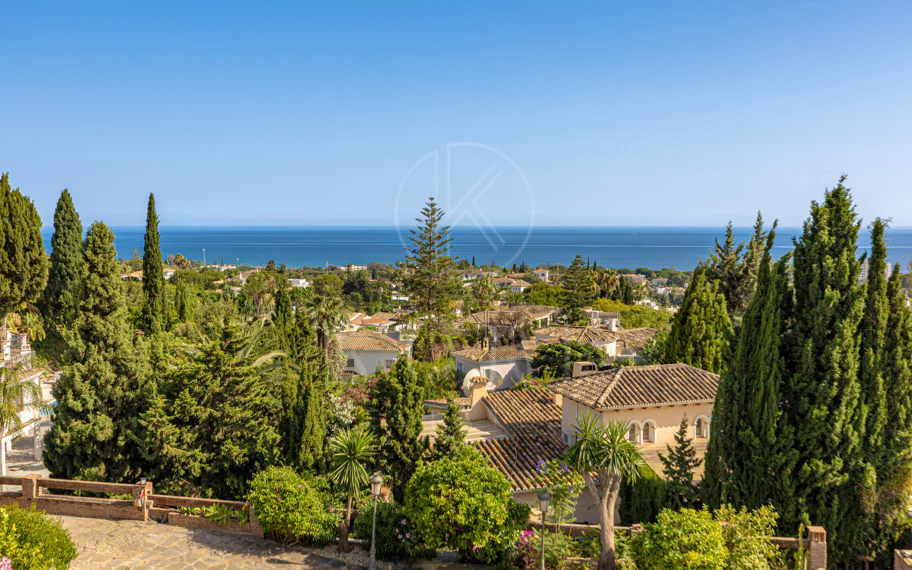 Villa en venta en El Rosario, Marbella Este