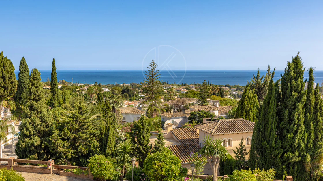 Villa en venta en El Rosario, Marbella Este