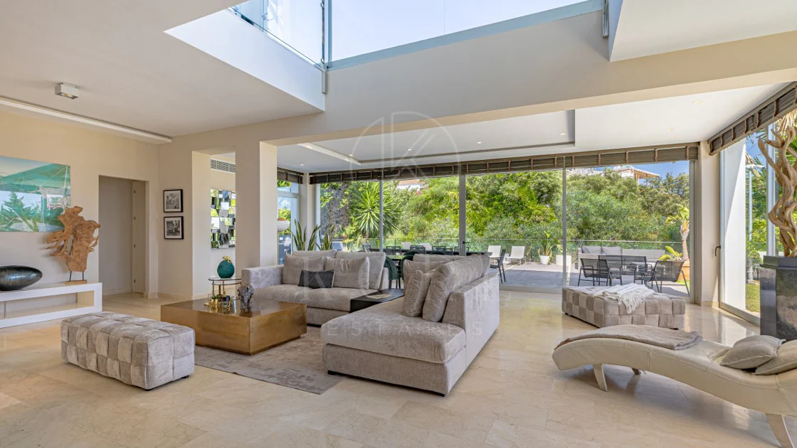 Villa en venta en El Rosario, Marbella Este