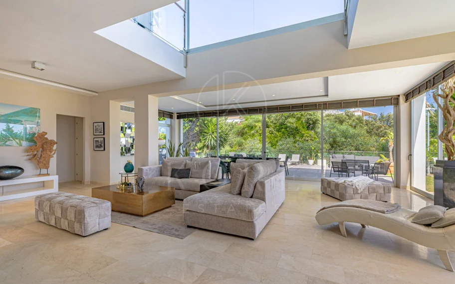 Villa en venta en El Rosario, Marbella Este