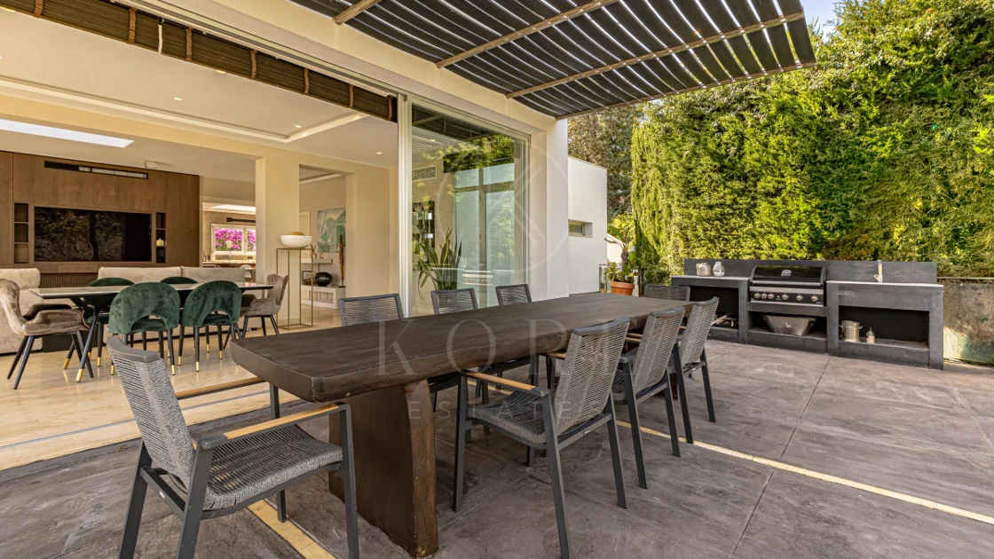 Villa en venta en El Rosario, Marbella Este