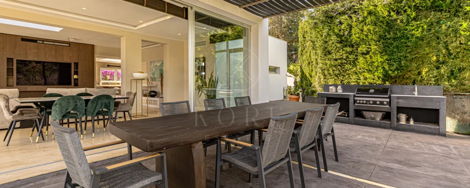 Villa en venta en El Rosario, Marbella Este
