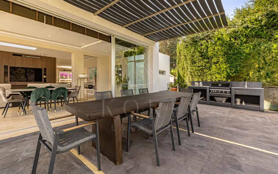 Villa en venta en El Rosario, Marbella Este