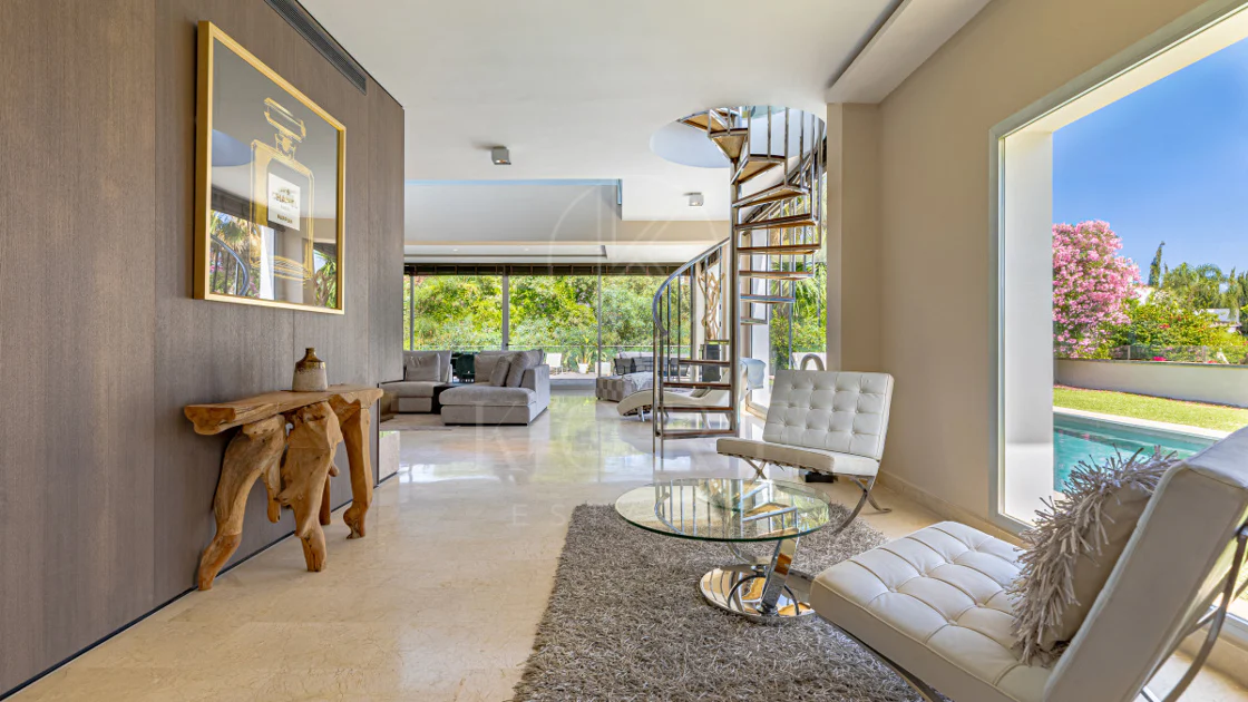 Villa en venta en El Rosario, Marbella Este