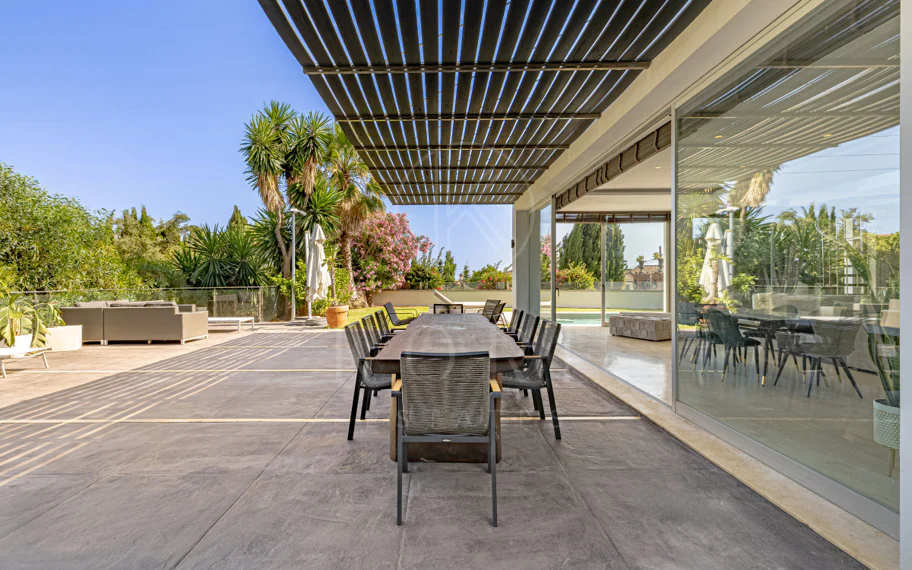 Villa en venta en El Rosario, Marbella Este