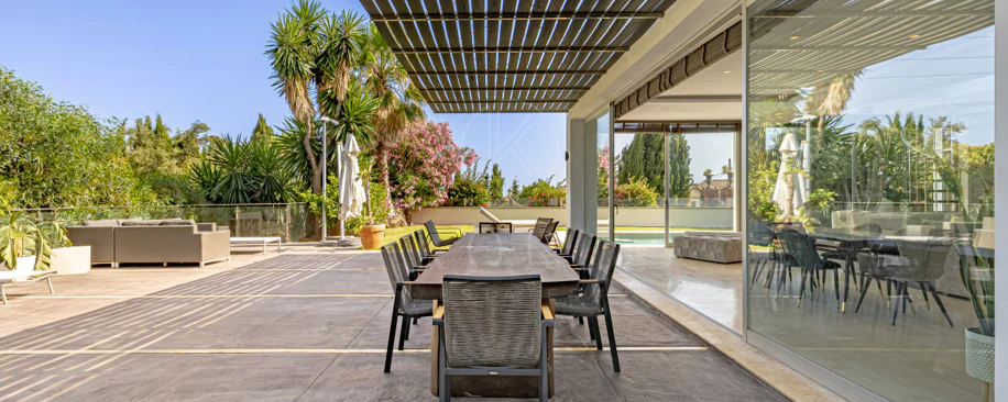Villa en venta en El Rosario, Marbella Este