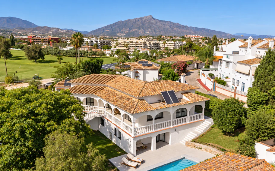 Encantadora villa andaluza en el corazón de Guadalmina
