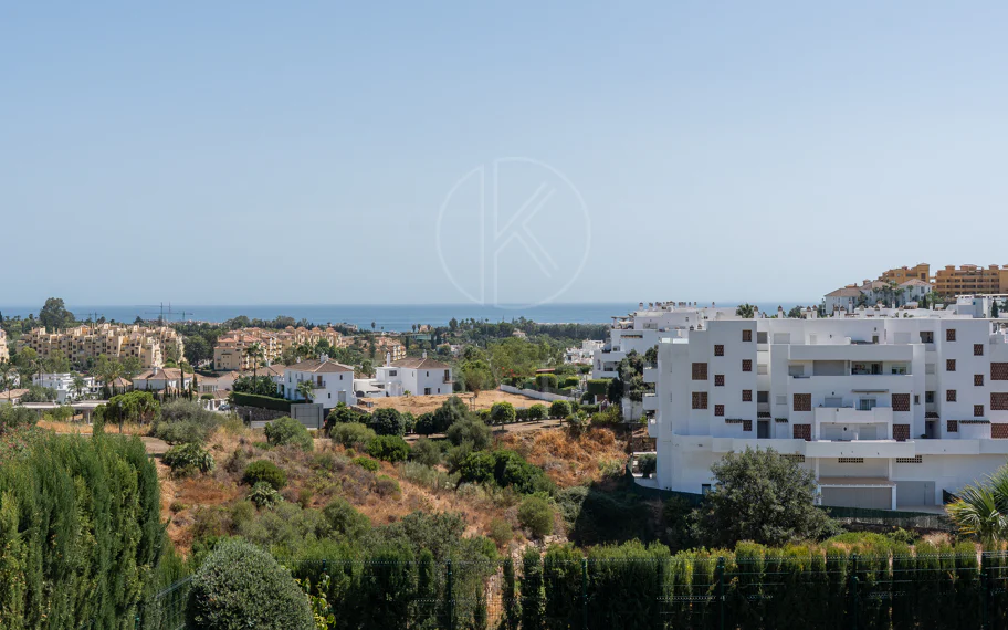 Villa Reformada con Orientación Sur y Vistas al Mar