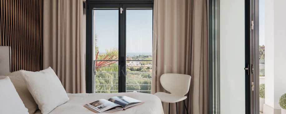 Villa Reformada con Orientación Sur y Vistas al Mar