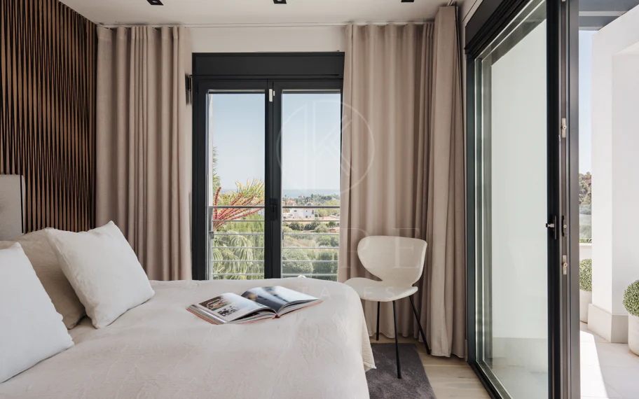 Villa Reformada con Orientación Sur y Vistas al Mar