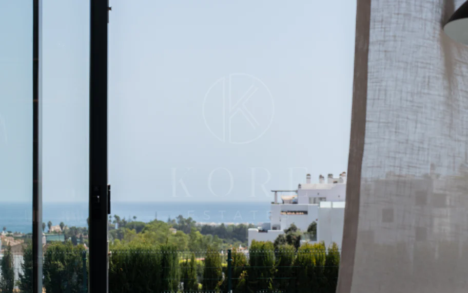 Villa Reformada con Orientación Sur y Vistas al Mar