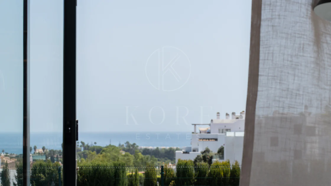 Villa Reformada con Orientación Sur y Vistas al Mar