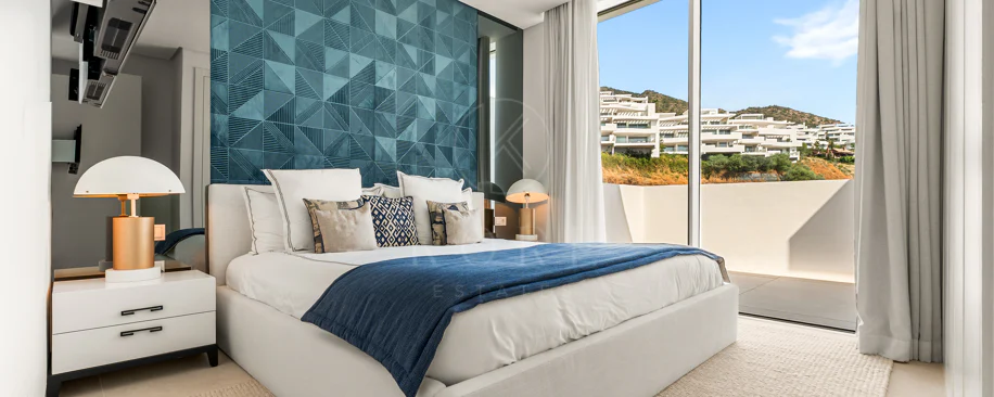 Ático Panorámico con Enorme Terraza y Vistas al Mar en Venta en Palo Alto,  Marbella