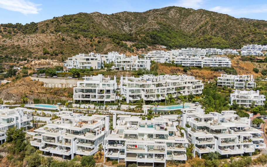Ático Panorámico con Enorme Terraza y Vistas al Mar en Venta en Palo Alto, Marbella