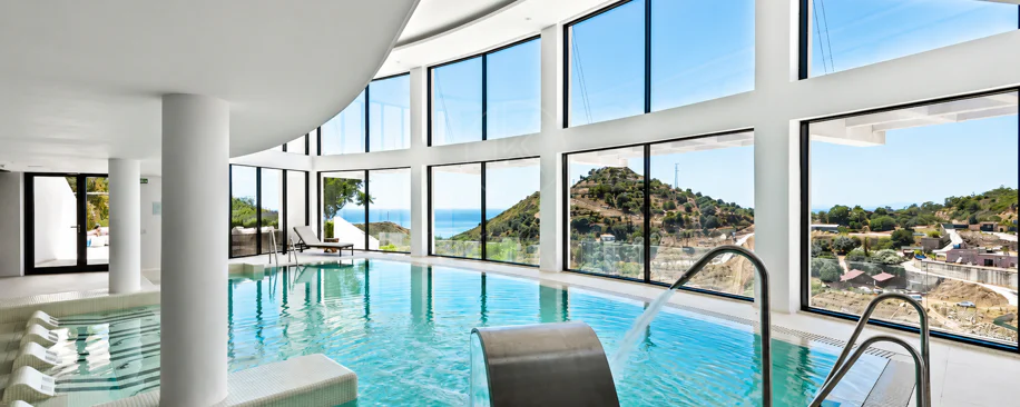 Ático Panorámico con Enorme Terraza y Vistas al Mar en Venta en Palo Alto,  Marbella