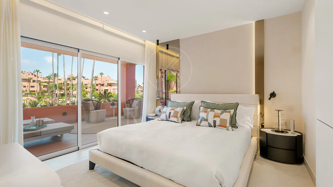 APARTAMENTO EN PRIMERA LÍNEA DE PLAYA - CABO BERMEJO - ESTEPONA