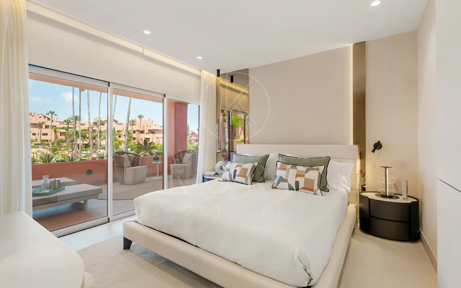 APARTAMENTO EN PRIMERA LÍNEA DE PLAYA - CABO BERMEJO - ESTEPONA
