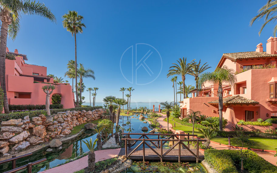 APARTAMENTO EN PRIMERA LÍNEA DE PLAYA - CABO BERMEJO - ESTEPONA