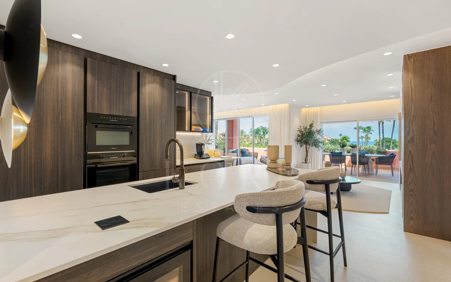 APARTAMENTO EN PRIMERA LÍNEA DE PLAYA - CABO BERMEJO - ESTEPONA