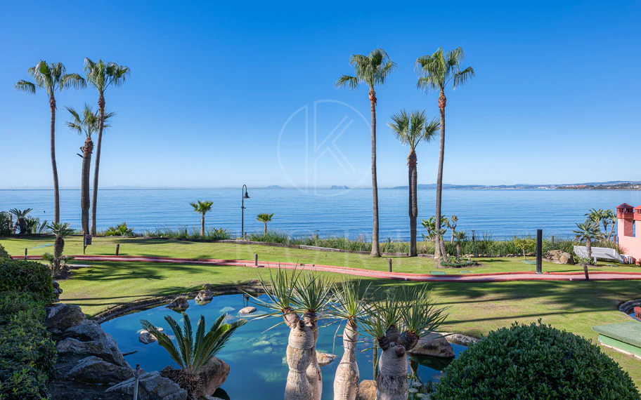 APARTAMENTO EN PRIMERA LÍNEA DE PLAYA - CABO BERMEJO - ESTEPONA