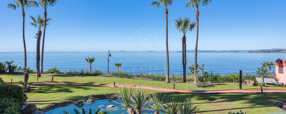 APARTAMENTO EN PRIMERA LÍNEA DE PLAYA - CABO BERMEJO - ESTEPONA