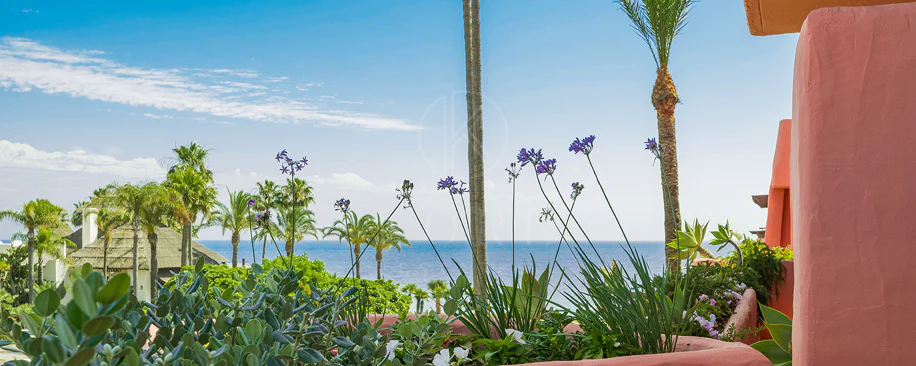 APARTAMENTO EN PRIMERA LÍNEA DE PLAYA - CABO BERMEJO - ESTEPONA