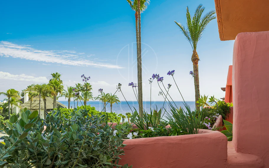 APARTAMENTO EN PRIMERA LÍNEA DE PLAYA - CABO BERMEJO - ESTEPONA