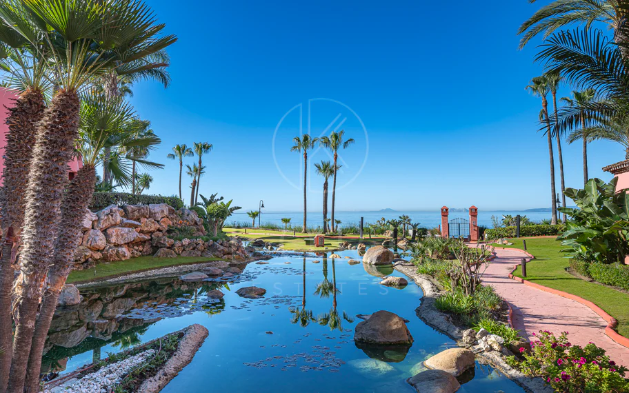 APARTAMENTO EN PRIMERA LÍNEA DE PLAYA - CABO BERMEJO - ESTEPONA