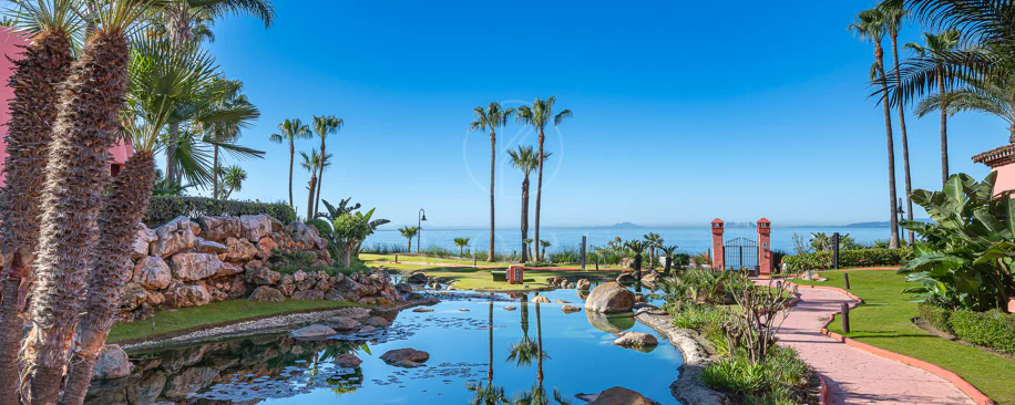 APARTAMENTO EN PRIMERA LÍNEA DE PLAYA - CABO BERMEJO - ESTEPONA