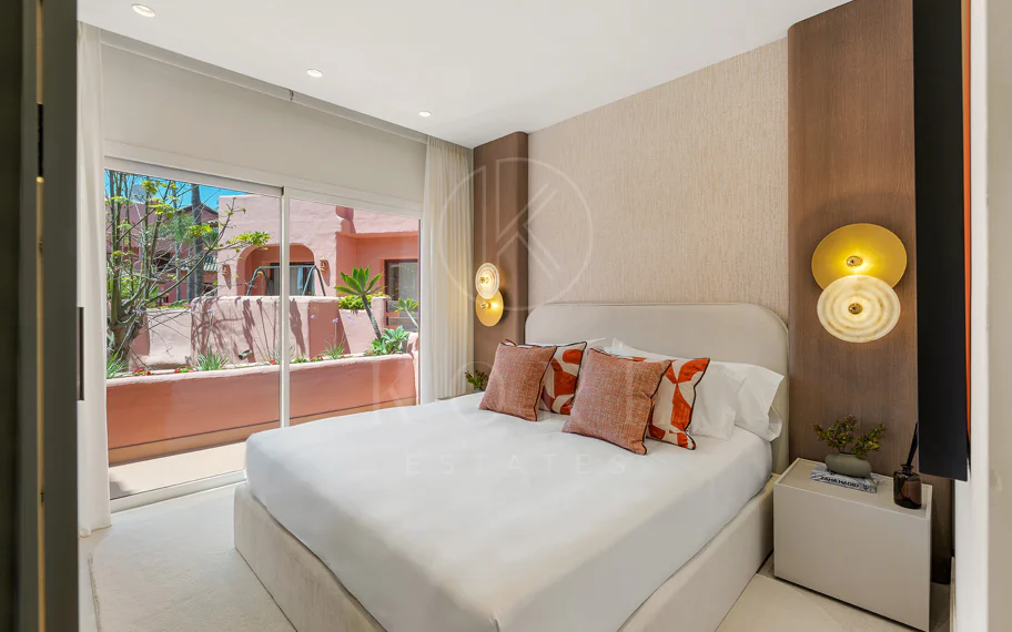 APARTAMENTO EN PRIMERA LÍNEA DE PLAYA - CABO BERMEJO - ESTEPONA