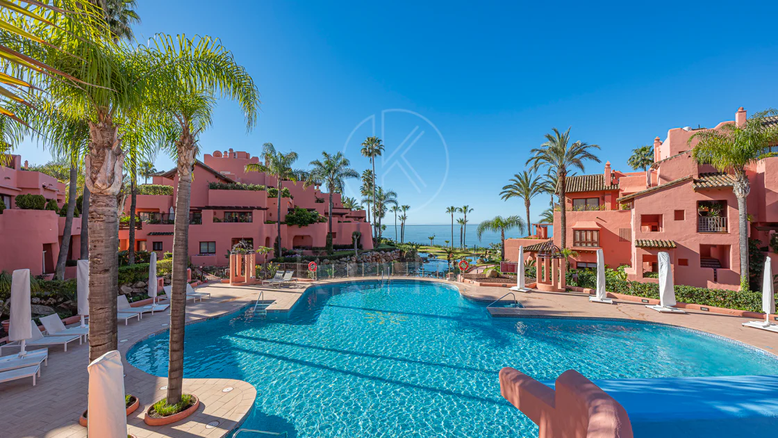APARTAMENTO EN PRIMERA LÍNEA DE PLAYA - CABO BERMEJO - ESTEPONA